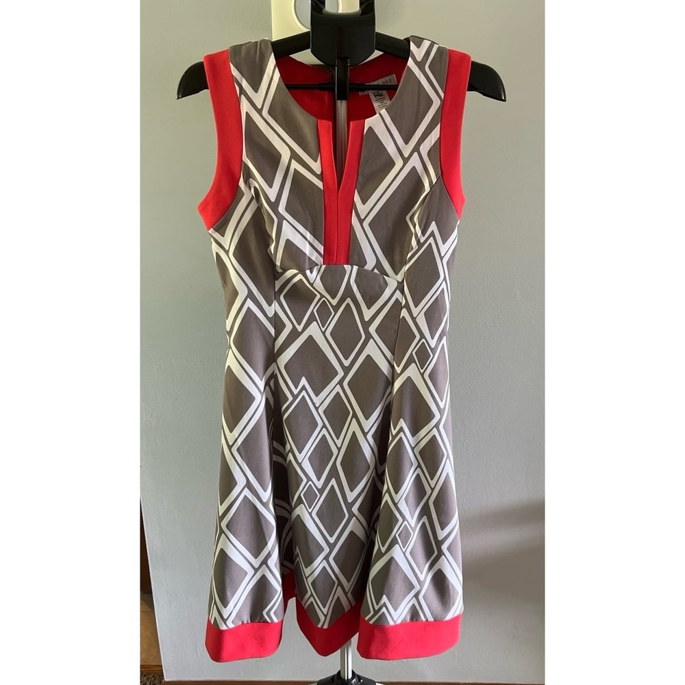 Robbie Bee Signature Gray‎ White Coral Geometric Poly Blend Knit Dress size 8